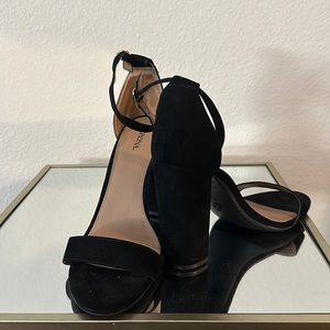 Black High-heel sandal